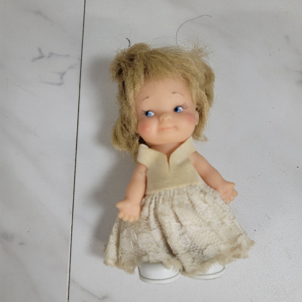 Vintage 1966 Uneeda Pee Wee Girl Character Doll 3 1/2" Tall Blonde